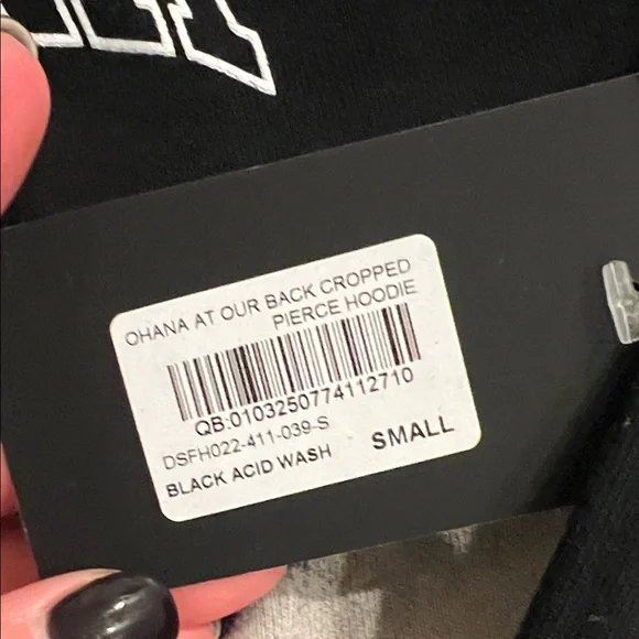 NWT Darc Sport Wolves Black Acid Wash Ohana Cropped Hoodie Size S - Picture 3 of 4